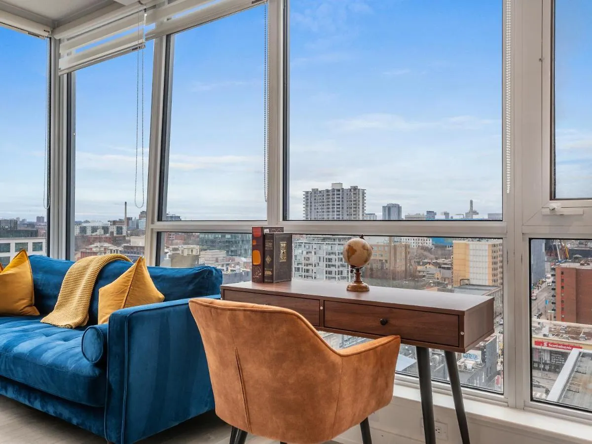 High-End 2 Bedroom Condo - Entertainment District, Downtown - City Skyline View & Balcony Toronto Apartment