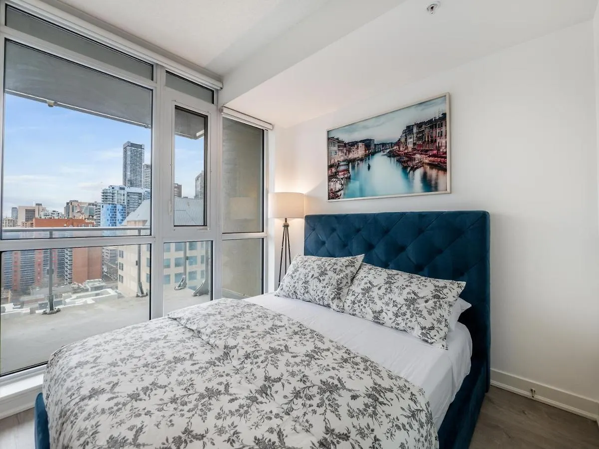 High-End 2 Bedroom Condo - Entertainment District, Downtown - City Skyline View & Balcony Toronto 0*,