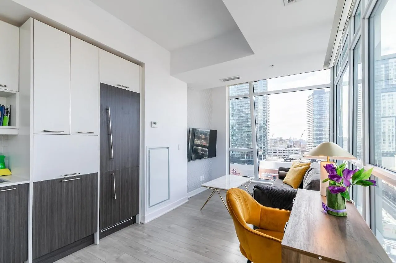 High-End 2 Bedroom Condo - Entertainment District, Downtown - City Skyline View & Balcony Toronto 0*,