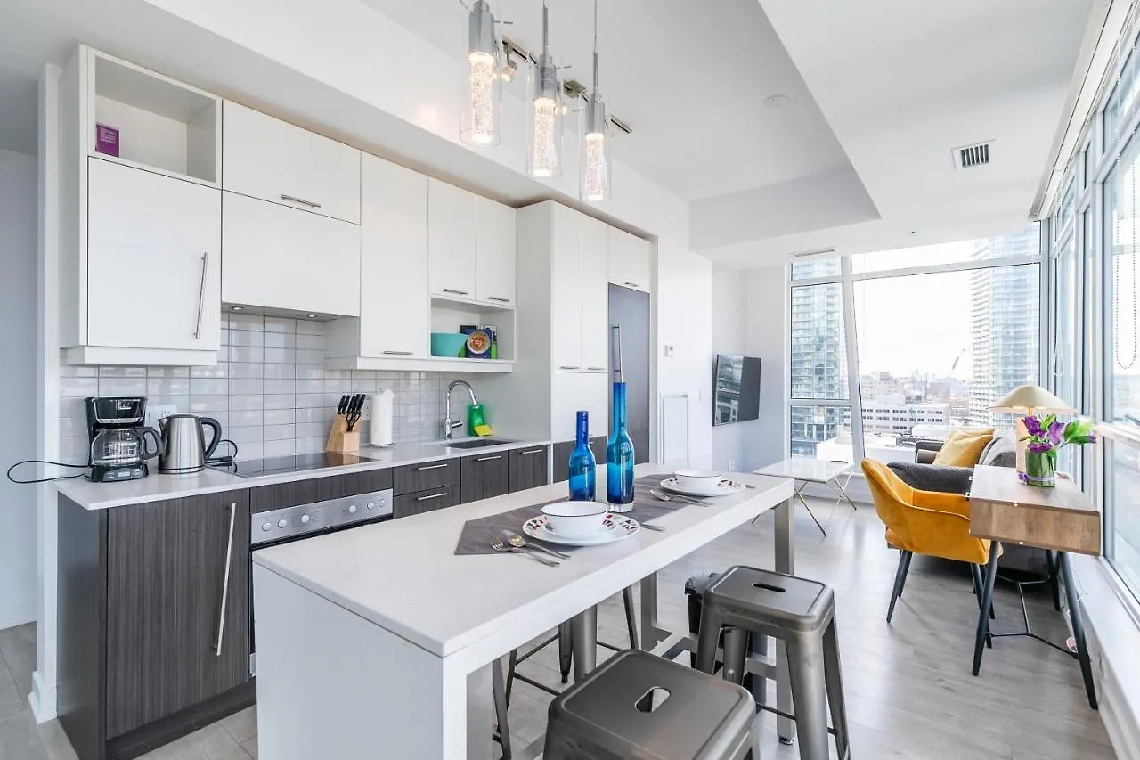 Apartment High-End 2 Bedroom Condo - Entertainment District, Downtown - City Skyline View & Balcony Toronto