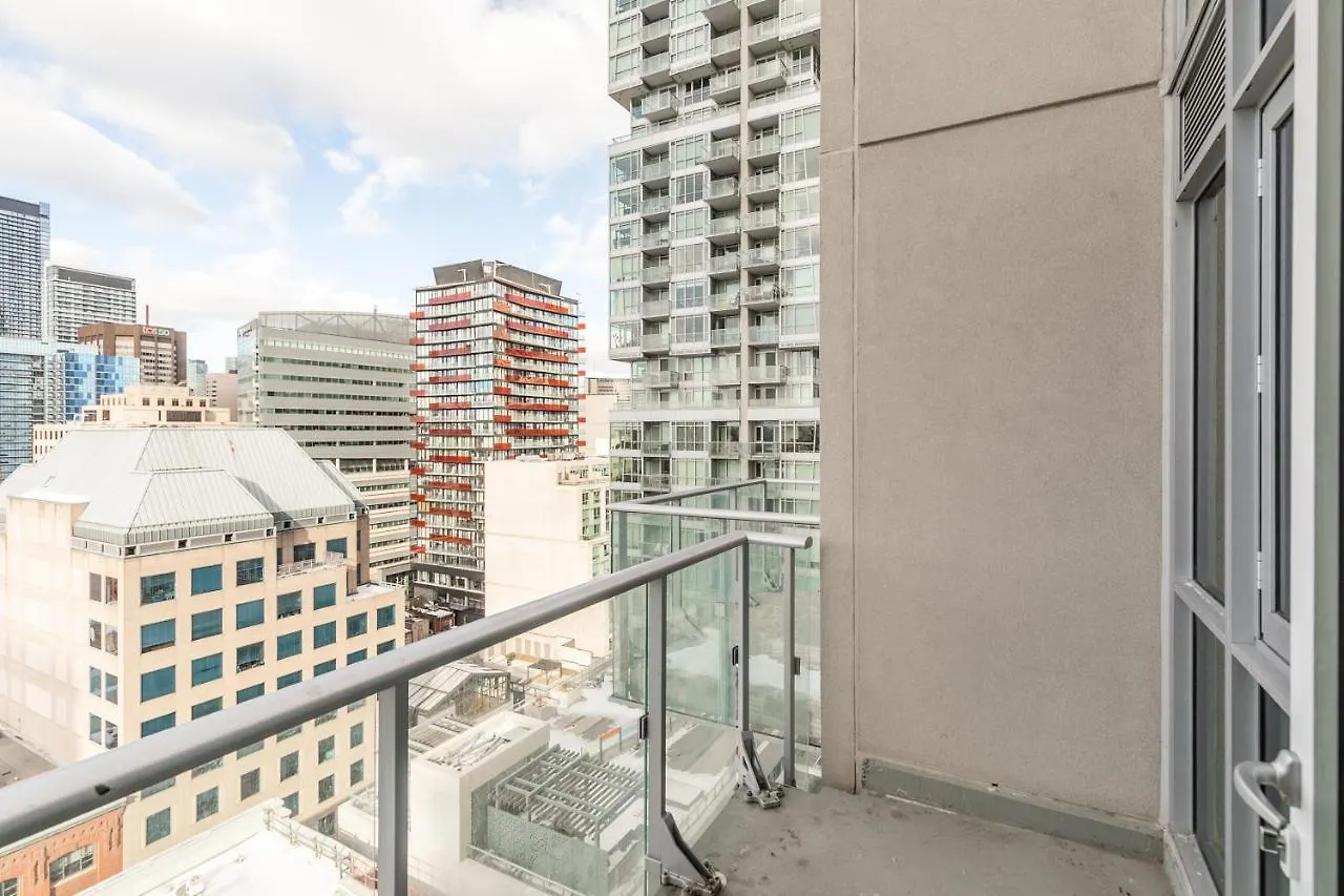 Apartment High-End 2 Bedroom Condo - Entertainment District, Downtown - City Skyline View & Balcony Toronto