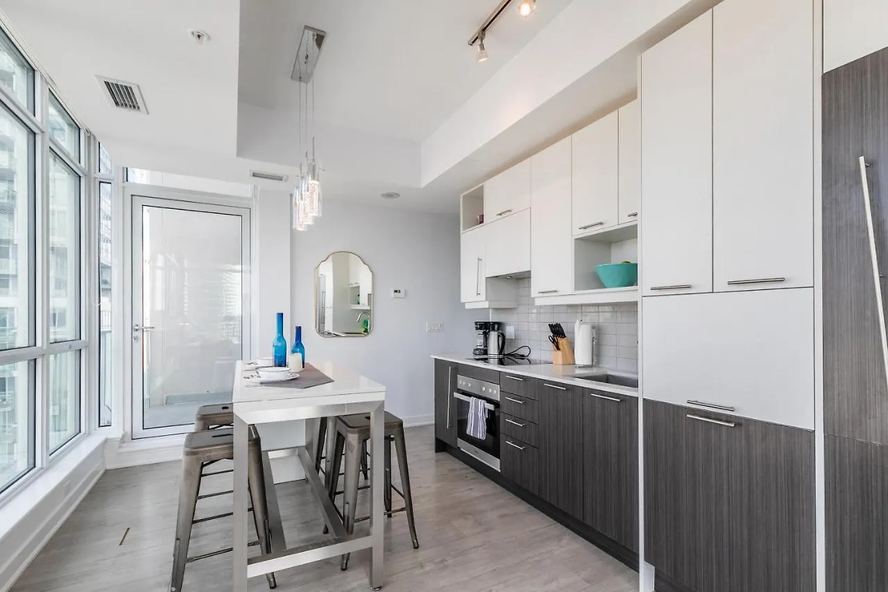 High-End 2 Bedroom Condo - Entertainment District, Downtown - City Skyline View & Balcony Toronto 0*,  Kanada