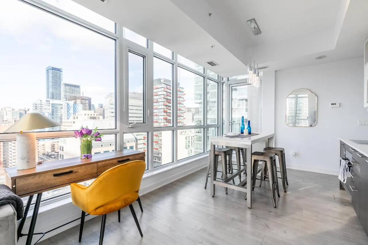 High-End 2 Bedroom Condo - Entertainment District, Downtown - City Skyline View & Balcony Toronto