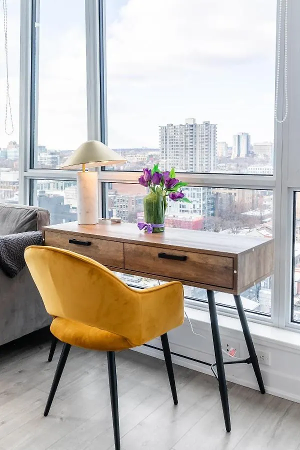 High-End 2 Bedroom Condo - Entertainment District, Downtown - City Skyline View & Balcony Toronto 0*,  Kanada